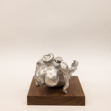 Indlæs billede til gallerivisning <font color="blue">Støt Lokal Kunst</font><br>MOD<br>19x19x17 cm.<br><font color="#c0c0c0">Aluminium</font>