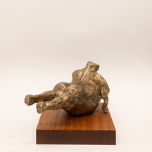 Load image into Gallery viewer, <font color="#CD7F32">Bronze sculpture</font><br>BRAVE<br>19x19x17 cm.