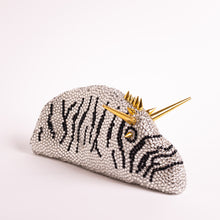 Indlæs billede til gallerivisning Savanne - Zebra<br>Skulptur<br>23x12x10 cm.