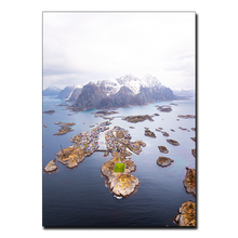 Indlæs billede til gallerivisning Henningsvær<br>50x70 cm.