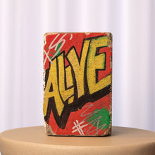 Indlæs billede til gallerivisning Elvis is Alive&lt;br&gt;20 x 13 x 13 cm.&lt;br&gt;Akryl + similisten på beton
