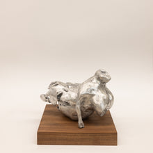 Indlæs billede til gallerivisning <font color="blue">Støt Lokal Kunst</font><br>MOD<br>19x19x17 cm.<br><font color="#c0c0c0">Aluminium</font>
