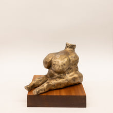 Load image into Gallery viewer, <font color="#CD7F32">Bronze sculpture</font><br>Strength<br>20x20x17 cm.
