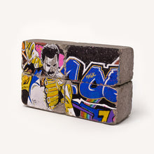 Indlæs billede til gallerivisning Freddie&lt;br&gt;41 x 27 x 27 cm.&lt;br&gt;Akryl på beton
