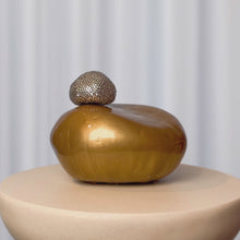 Indlæs og afspil video i gallerivisning Ædelsten - Guld&lt;br&gt;Med &lt;i&gt;eller&lt;/i&gt; uden Mini Diamant&lt;br&gt;
